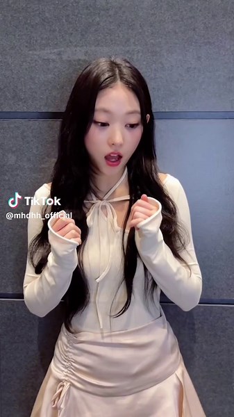 퍼즐을 풀다 🧩 #MHDHH #NONSTOP #2NDEP #MHDHH_NONSTOP #MINJI #HAERIN #민지 #해린 #DOHIMI