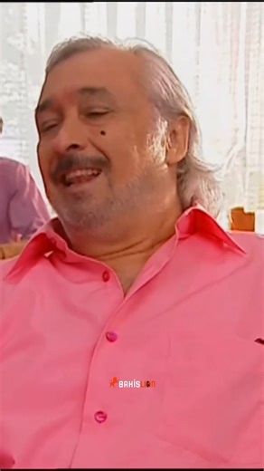 Cennet Mahallesi on Instagram: "Cennet Mahallesi, Türk televizyon tarihinin en sevilen ve akılda kalan mahalle dizilerinden biridir. Dizi, 11 Haziran 2004 ile 9 Haziran 2007 tarihleri arasında Show TV ekranlarında yayınlanmış, 3 sezon ve toplam 119 bölüm sürmüştür. Tür olarak ağırlıklı biçimde komedi ve aile dizisi olsa da içinde romantik ve dramatik öğeler de barındırır. Yayınlandığı dönemde geniş bir izleyici kitlesine ulaşmış, tekrar bölümleriyle ve nostaljik etkisiyle yıllar sonra bile konuş