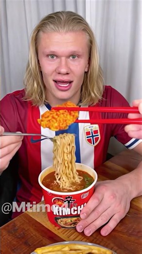 He's FAKING it 😂 Haaland catches Ronaldo slipping #soccer #funny