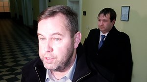 Bývalý policista, který naboural přes 30 aut, zaplatí dalších 400 tisíc - Seznam Zprávy