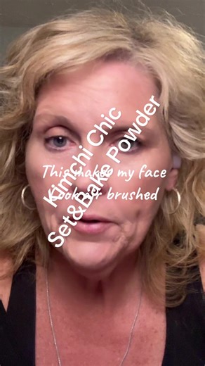 Blurs pores instantly Locks makeup all day ✅ Controls shine without looking dry ✅ Soft, airbrushed finish in seconds ✅ Lightweight   no flashback ✅ This powder is my new secret weapon. #kimchi #facepowder #tiktokshopblackfriday #tiktokshopcybermonday #beauty @Kim Chi