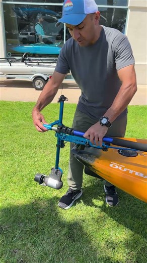 Here’s a simple way to motorize your kayak with Bixpy!