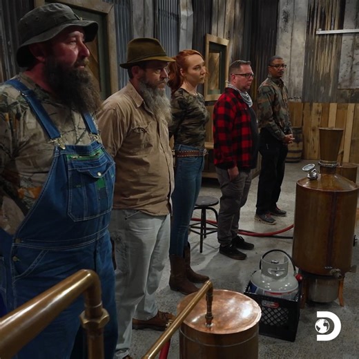 Who’s ready for tonight’s #MasterDistiller Tournament of Champions challenges?! 👀🙋 ▶️ 9PM on Discovery and discovery #Moonshiners links.discoveryplus.com/mdtourney | Moonshiners