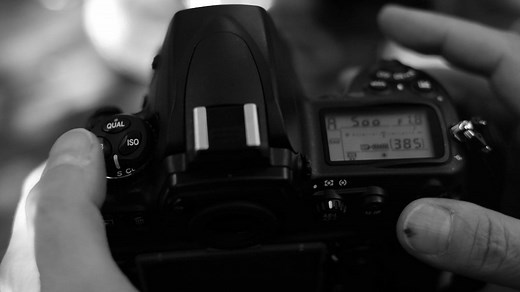 Setting the White Balance Manually on the Nikon D700 dSLR