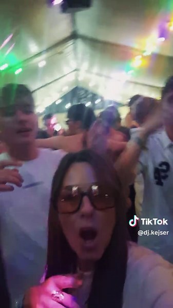 Feststemning på Samsø Festival i Beach Baren