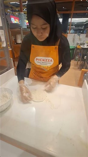 Kedai pizza baru di Atria Shopping Gallery RM14.90 untuk pizza kecik ok ke harga dia korang rasa