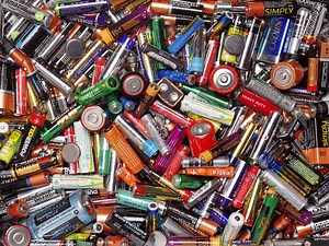 How Are Batteries Made? - Discovery UK