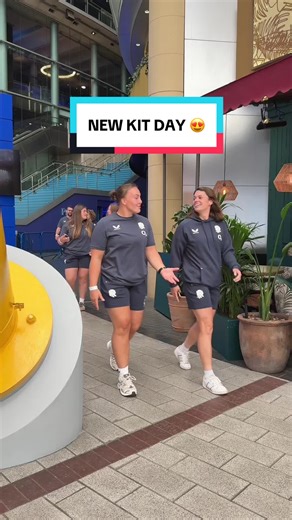 Explore Our Stylish New Red Roses Kit