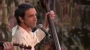 Миллион алых роз на французском языке. (Исполняют французы). Очень необычно и кр