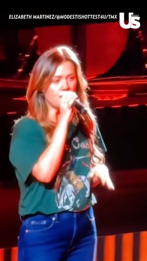 #KellyClarkson became emotional while performing an updated version of 'Piece by Piece' during her Caesars Palace residency, just days before reports surfaced that her ex-husband, Brandon Blackstock, had died of cancer. | Us Weekly