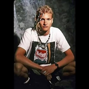 1.5K views · 126 reactions | "Tell Me How To Love You" Is One Of The 3 Unreleased Songs Recorded By Layne In 1988 Where He And Jerry Cantrell Participated In A Project Called 40 Years Of Hate Which Mixed Industrial Rock With Funk Rock!落❤ | LAYNE THOMAS STALEY | Facebook