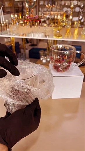 Beautiful Floral Glass Mug | كوب زجاجي مزين بالزهور المجففة | Çiçekli Cam Kupa Tasarımı#home #shorts