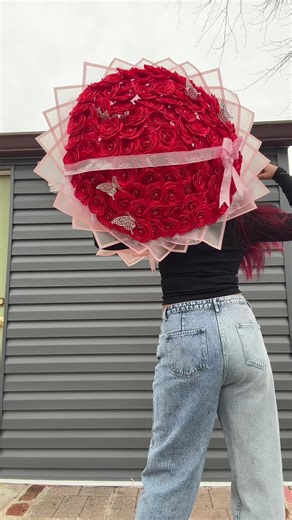 Eternal Rose Bouquets: A Timeless Gift