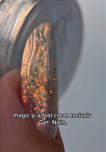 Sarbatorile au trecut, dar magia iernii pe unghii continua. ✨ Stralucire cristalina. Structura usoara. Fiecare strat este aplicat cu intentie. Gellaty Crystal Gel si Spectra Pigment Powder Solis: glow de poveste, finisaj rafinat. Unghiuta aceasta este o expresie fina a detaliului si a stralucirii glam. 💅🏼 #getnailsofficial #getnailsgels #pigmentnails #stepbysteptutorial #nailtech @oanalung.nailtrainer