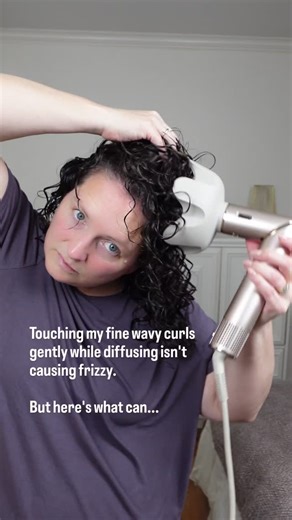 Kristin✨️Styling routines for fine wavy curly hair on Instagram: "Here’s when I know frizz is more likely to show up for my fine wavy curls: 1. Not enough water during styling 2. Improper conditioning 3. Not enough hold (or the wrong strength) 4. Rushing the styling process 5. Environmental changes Hello humidity 6. Not using a strong enough shampoo Buildup = frizz. 7. Uneven product application 8. Past damage (heat or over-processing) 9. Poor diffusing methods (Gentle touching or lifting the ro