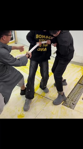 GUYISA Anti-Slip Chef Shoes for Kitchen Safety