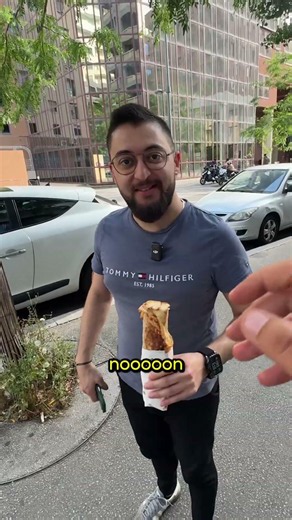 En plus il a un vrai shawarma avec le tarboush 🥰 #shawarma #lyon #restolyon #poulet #kebab