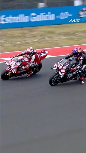 Martin's INSANE last lap overtake for the Sprint win!