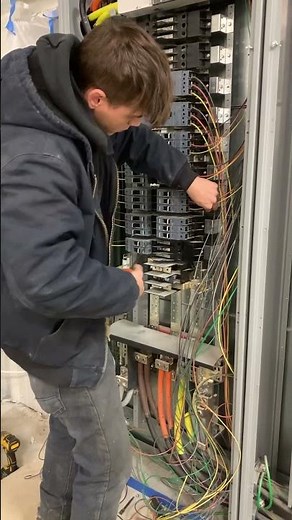 Wiring 480-volt 3-phase circuits onto bolt-on breakers