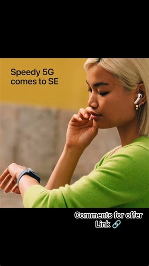 Apple Watch SE 3 GPS + Cellular 40mm Starlight Aluminium Case with Starlight Sport Band - M/L