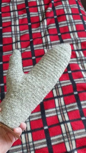 Nalbinding Viking Mitten: Herdwick Wool Oslo Stitch Display Piece - Etsy
