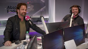 Gerard Butler admits he would make the ULTIMATE paintball team mate.... (We would love to see Bush and Richie go up against him!) | Absolute Radio