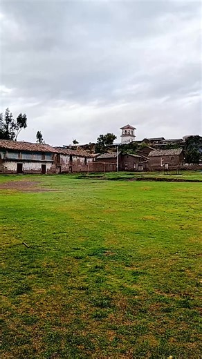 La Comunidad Campesina de Huayqui, joya ancestral de Acomayo - Cusco, conserva viva su cultura y tradiciones en la majestuosa cuenca del río Apurímac, donde la cultura, la naturaleza e identidad andina se fusionan en perfecta armonía. #andesmagicos #huayquiperu #Acomayo #acos #turismorural @seguidores@fans destacadosFacebook | HUAYQUI - PERÚ