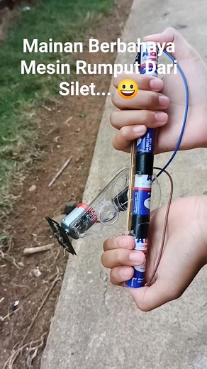Mainan Berbahaya ini diberi nama mesin rumput mini... | Hari Aspriyono