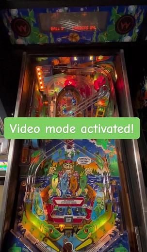 Video mode scored us an extra ball! #pinball #pinballmachine #pinballgame #pinballarcade #pinballtok #pinballwizard #pinballarcade80s #fishtales