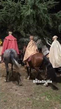 L’emozionante arrivo di Maria e Giuseppe con l'asinello alla grotta