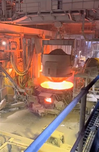 𝗦𝘁𝗲𝗲𝗹𝗺𝗮𝗸𝗶𝗻𝗴 𝗣𝗿𝗼𝗰𝗲𝘀𝘀 #EAF #SteelMaking #Alloys #HotRolling #Engineering #Metallurgy #MaterialScience #Iron #Carbon #Metal #Dualmetalurgia #MetalTraining #JorgeDelgado | Dualmetalurgia