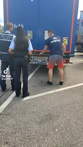 Migranți găsiți de poliția germană în tirurile președintelui Consiliului Județean Caraș-Severin! Romeo Dunca dă asigurări că nu a făcut niciodată trafic de migranți cu camioanele Dunca Expediții și că nici nu a fost cercetat vreodată pentru astfel de infracțiuni! | Express de Banat