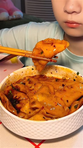 mukbang ASMR on Instagram: "Mukbang China #mukbangasmr #mukbang #asmr #mukbangvideo #recipe #mukbangkorea #noodles #mukbangchina #viral #chicken"