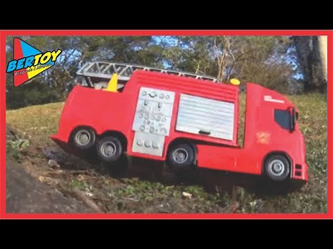Caminhao carreta Bombeiro de brinquedo unboxing / Truck Fireman toy unboxing playing with fire truck