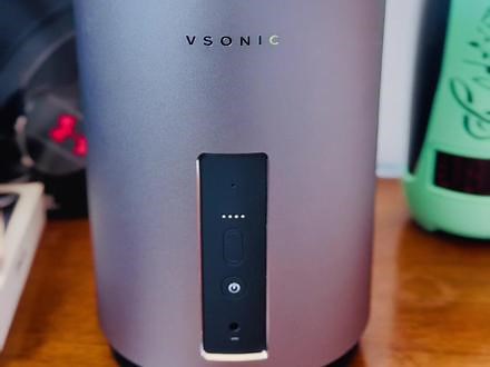 #好物分享 vsonic 马斯克同款飞碟🛸音响。磁悬浮技术，科技感拉满。一个字，绝。音效还是不错的。#vsonic #马斯克 #音响 #音响发烧友 @DOU 上热门 @DOU 小助手 @抖音 @抖音小助手 @抖音创作者中心 @VSONIC影音旗舰店 @𝙆𝙤𝙗𝙚.球衣 @Jin小菌 @路易斯今年不改名 @澳门晴晴 @SpaceX,马斯克用的音响- 抖音