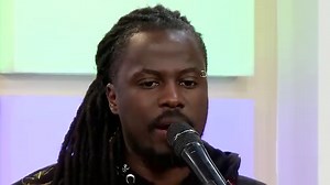 Prodígio fez uma incrível atuação da música "Mãe Zungueira" no nosso palco hoje! O tema faz parte do novo álbum do artista, "Prodigia-te Banda Deluxe". Pode ver a atuação completa no YouTube: https://www.youtube.com/watch?v=0pd3ByaOAQI | Bem-Vindos - RTP África