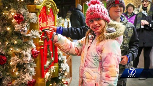 Zoolightful: Omaha's wildly bright holiday tradition returns this month