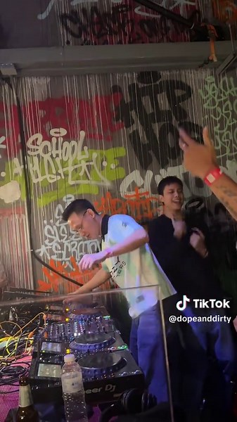 Y3llO: Dope & Dirty Vibes - Official Music