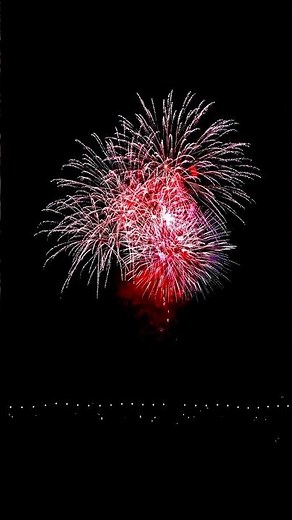 簡単な花火の撮り方です！長時間露光にして花火がボヤッとする時はシャープネスと精細度を編集であげてみるといい感じになるかもです！#撮影方法 #iphone撮影 #花火 #rkphoto9