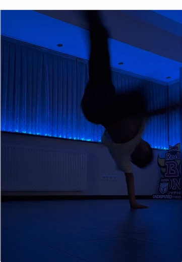 Dance Moves: Breaking & Spinning Techniques