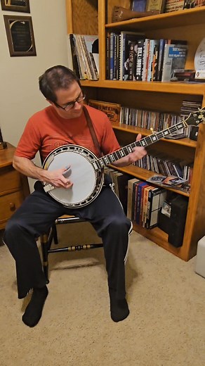 Hope yall are having a great day so far! Here's a little "Earl's Breakdown". My D tuners are not set on this bowtie yet so I'm improvising. 🪕 Also, left the blooper in for fun. 😆 #GibsonBanjo #EarlScruggs #bluegrass | Kurt and Andrea Stephenson
