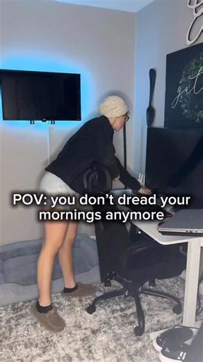 Brenna | WFH RDH on Instagram: "I am so excited to launch my “Dental Hygienists Resume Guide For Landing A Work-From-Home Role” this weekend!!!! I had over a 1000 people message me for my resume template. As helpful as that can be that’s ONLY the start. How do you translate your clinical knowledge and experience into the corporate world? I dive deep into transforming your resume to pass the ATS (applicant tracking system) so you don’t get the automatic denial. Get your resume in front of the rig