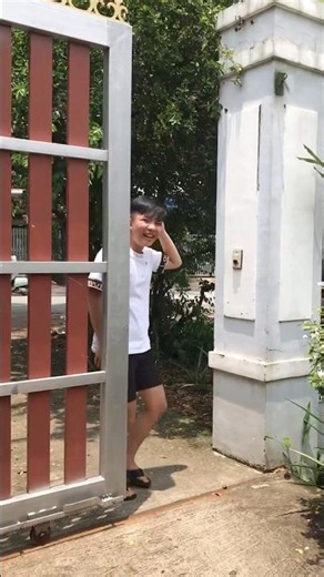 Let me in #lanatrinh #funny