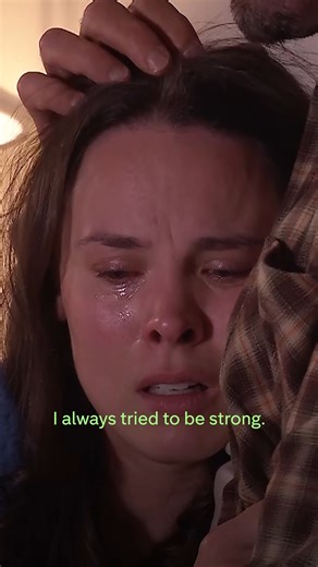 SIENNA?! #Hollyoaks | Hollyoaks