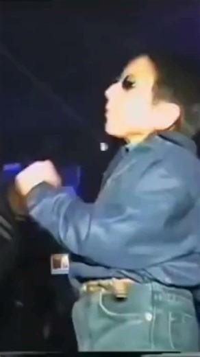 POV: Unbothered vibing in the club at 1 AM #fyp #music #vibing #vibemusic