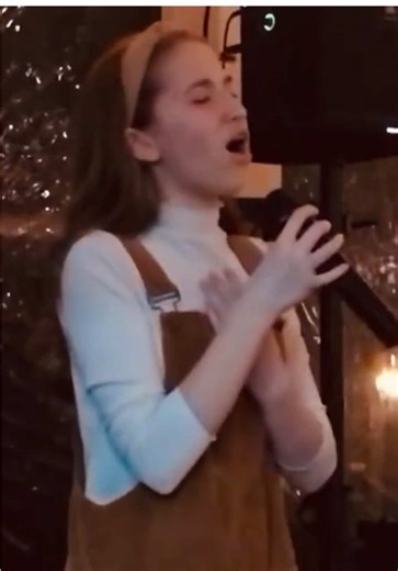 Absolutely love this new song #soeasy by the stunning and phenomenal @Olivia Dean I got to cover it for the first time last weekend at Killing Tree Winery. Can’t wait to go back in May! #oliviadean #oliviadeancover #soeasycover #oliviadeansoeasy https://youtu.be/Q92itU8WCiU?si=kzQomWmcIbWQy9GE