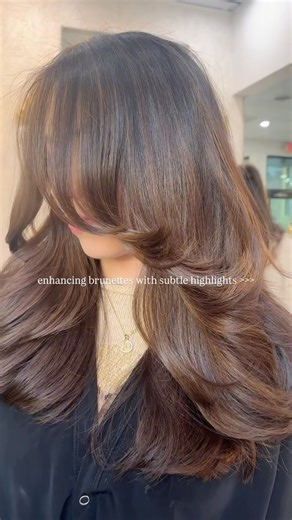 Kayce Babinski on Instagram: "nothing better than enhancing a brunette with subtle highlights — If you’re feeling like your natural color is flat or dull this is the perfect way to add some richness 🤎 highlighted with @trussprofessional glossed with @kemonusa #bostonhair #bostonbrunettes #bostonhairstylist"