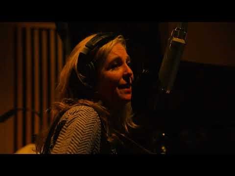 Tift Merritt Is Set to Bring the ‘Sugar’ With Her First New Album in Nine Years: ‘I Got Back in Front of That Microphone and Was Like, Oh, This Is My Place’ (EXCLUSIVE)