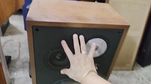 FORSALE AMX TUBE INTEGRATED AMPLIFIER What you see is what you get 220v PRICE : 65K only ================ DIATONE DS-36BR ¥ 48,000 (1 unit, released in 1973) ¥ 53,000 (1 unit, around 1974) PRICE : 14K 3 Way 60 watts 8 ohms 93 db 23 kilos isa A speaker system incorporating diatone technology such as a distributed resonance structure. A 30 cm cone type woofer is installed in the low range. This unit was developed based on the Woofer unit PW-125 of the monitor speaker 2S-305. The magnetic circuit u