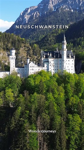 Neuschwanstein castle - the flower of the mountain. Yes.